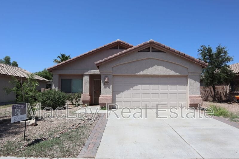 11370 W Farm Village Dr in Marana, AZ - Building Photo