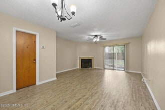 85 Debarry Ave in Orange Park, FL - Building Photo - Building Photo
