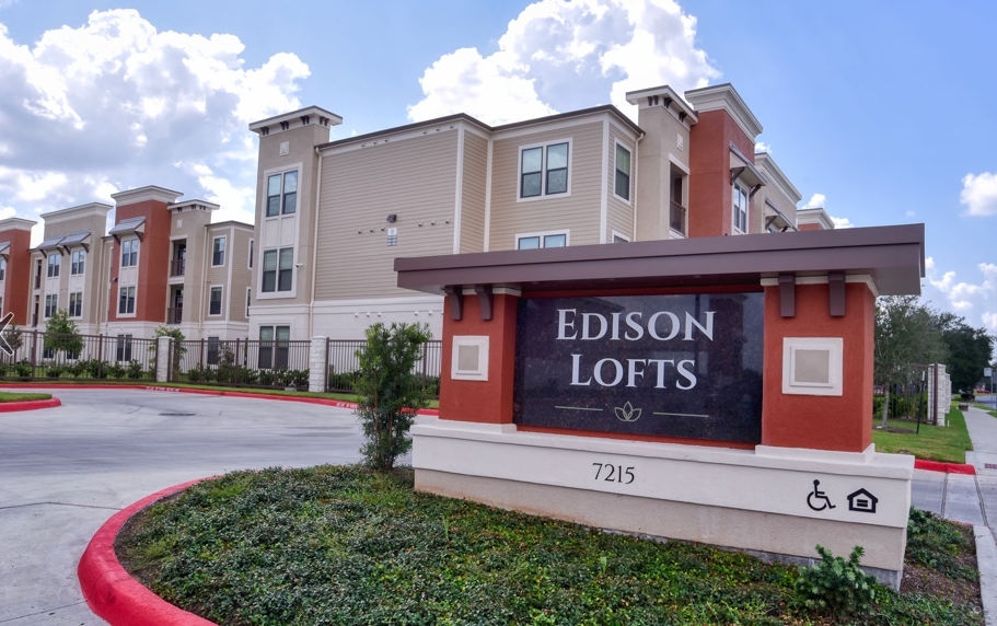 Edison Lofts in Missouri City, TX - Building Photo