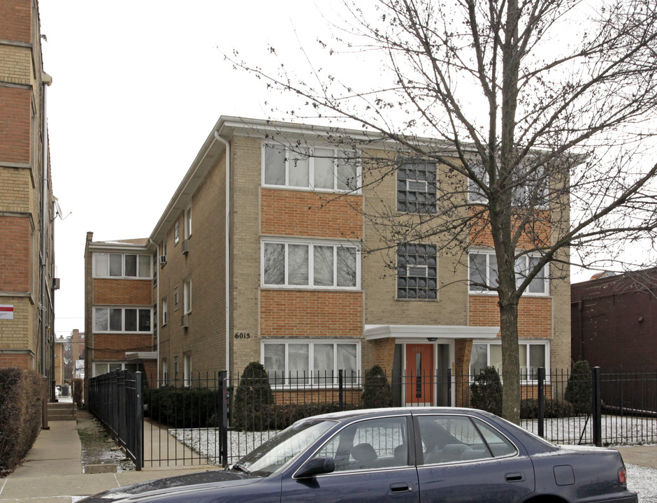 6013-6015 N Damen Ave in Chicago, IL - Foto de edificio