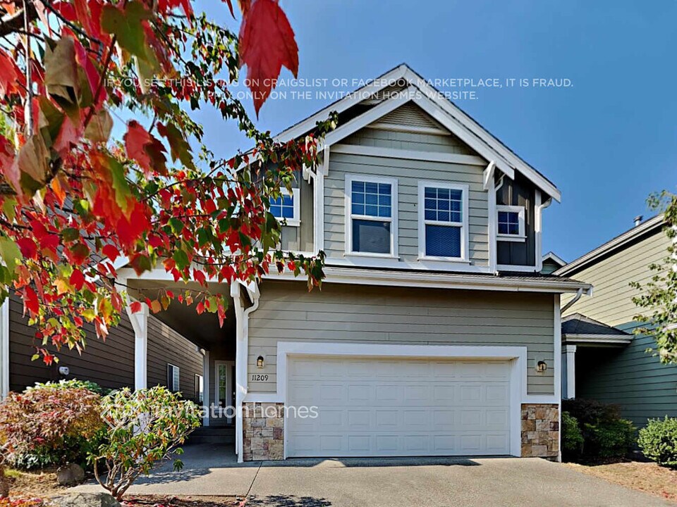 11209 182nd St E in Puyallup, WA - Building Photo