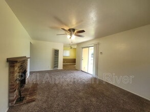 625 Elizabeth St in West Sacramento, CA - Building Photo - Building Photo