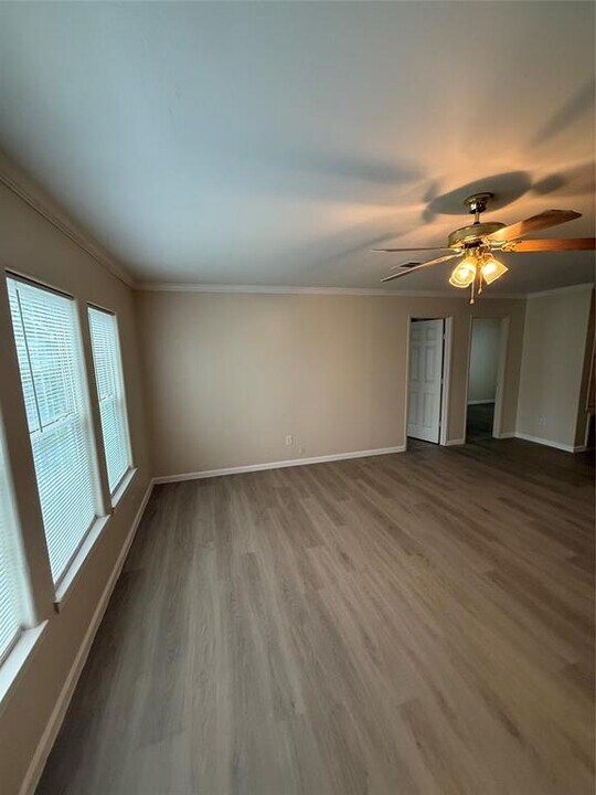 7806 Beckley St in Houston, TX - Building Photo