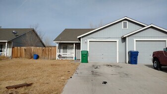 324 Soaring Way in Fernley, NV - Building Photo