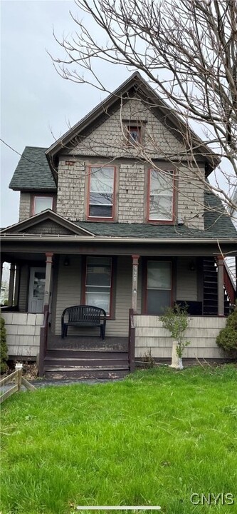 928 Avery Ave in Syracuse, NY - Building Photo