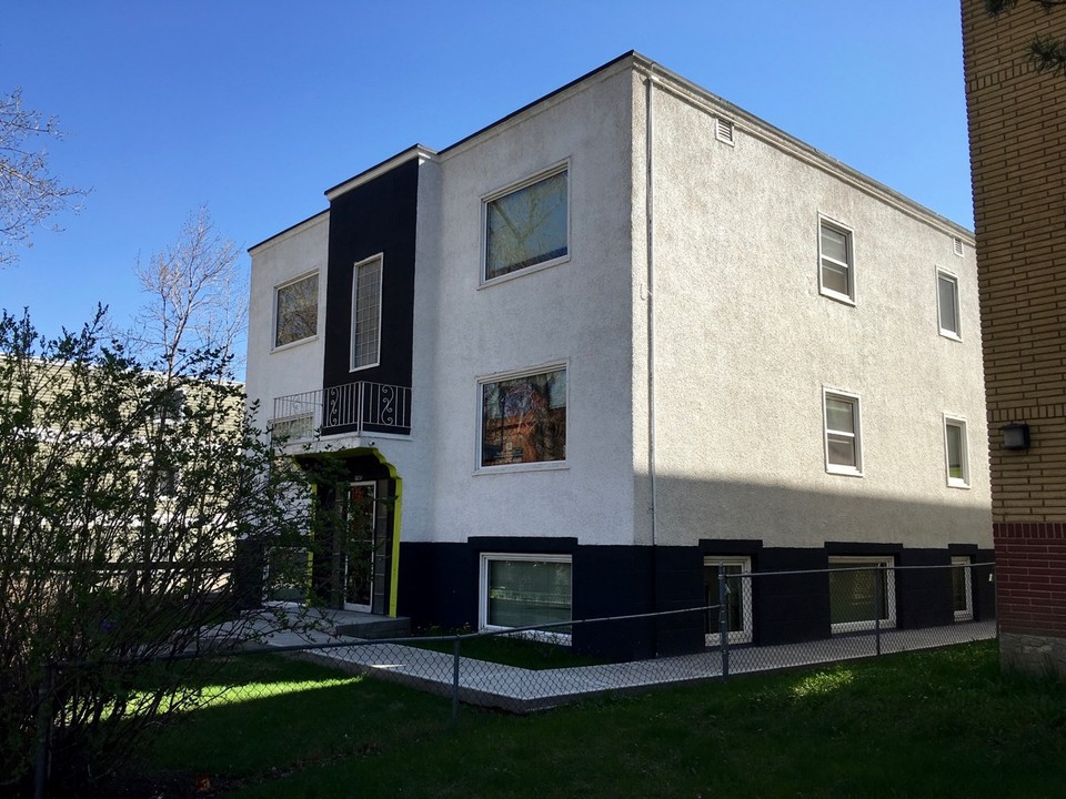 10731 102nd St NW in Edmonton, AB - Building Photo