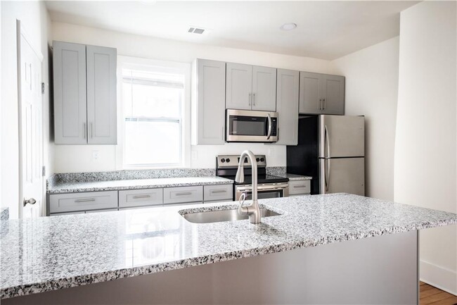 1359 Finley St NE in Atlanta, GA - Building Photo - Building Photo