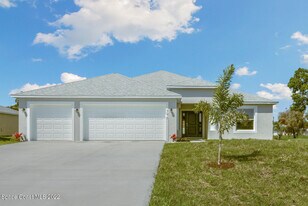 396 Brandt Ave NE in Palm Bay, FL - Building Photo