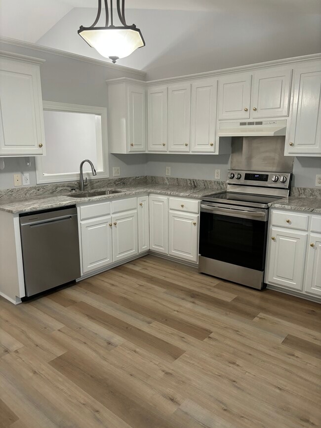 property at 2049 Briarwood Dr