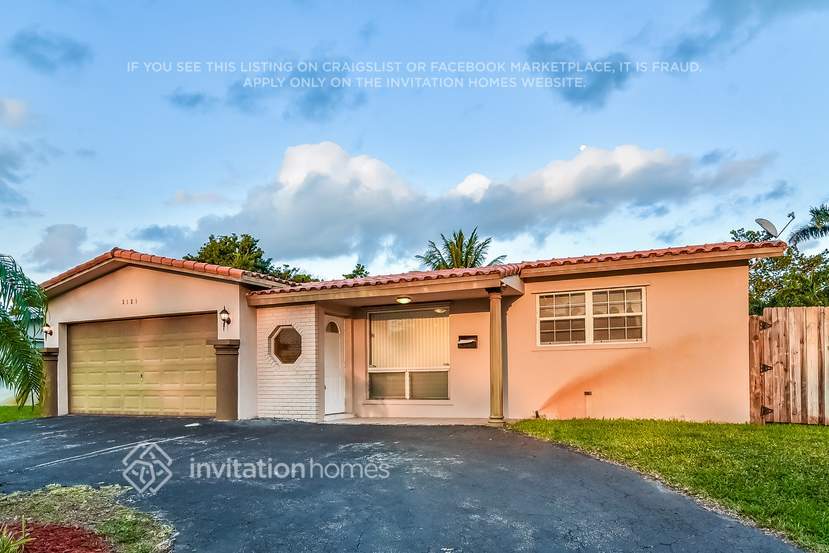 2121 N 52nd Ave in Hollywood, FL - Building Photo