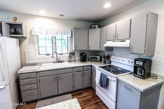 297 W Circular St in Saratoga Springs, NY - Building Photo - Building Photo