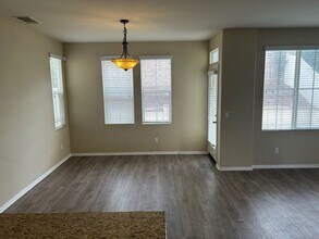31865 Red Pine Way in Temecula, CA - Building Photo - Building Photo