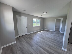 90 Connector St in Calvert City, KY - Building Photo - Building Photo