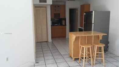 1650 S Le Jeune Rd-Unit -401 in Miami, FL - Building Photo - Building Photo
