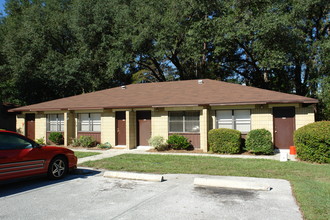 Pinewood Apartments II in Gainesville, FL - Building Photo - Building Photo