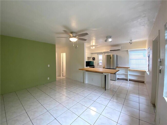 1101 NE 17th Way in Fort Lauderdale, FL - Foto de edificio - Building Photo