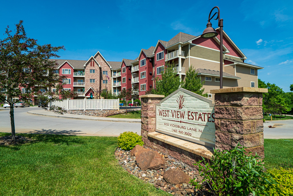 West View Estates in Plymouth, MN - Building Photo