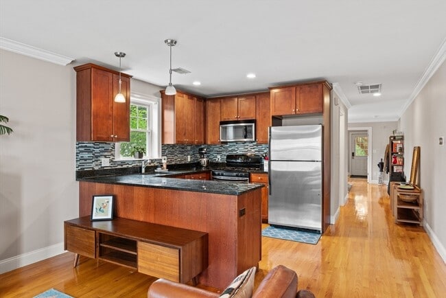 property at 7 Fox St