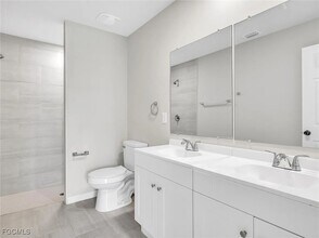 4622 SW 8th Ct in Cape Coral, FL - Building Photo - Building Photo