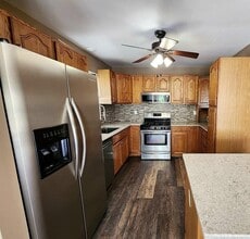 4717 Willow Dr, Unit 5-203 in Lake Station, IN - Building Photo - Building Photo