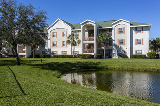 Coral Cove Condominiums in Cape Coral, FL - Building Photo - Building Photo