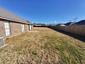 10052 Lynham Cove, Unit 307 in Cordova, TN - Foto de edificio - Building Photo