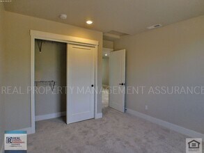 7365 SE Benedict St in Hillsboro, OR - Building Photo - Building Photo