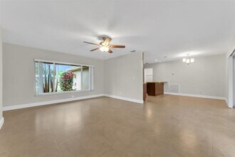 4450 NE 18th Ave in Oakland Park, FL - Foto de edificio - Building Photo