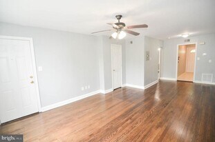 39 Galveston Pl SW in Washington, DC - Building Photo