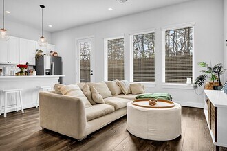 5733 White Magnolia St. in Houston, TX - Building Photo - Building Photo