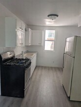 915 NE Rock Island Ave in Peoria, IL - Building Photo - Building Photo