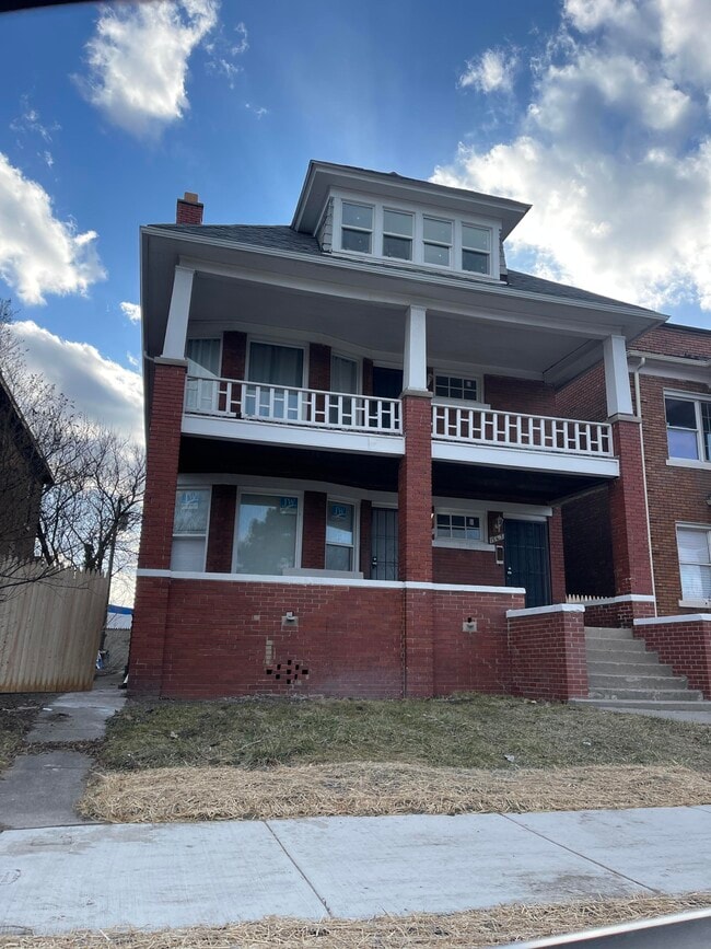 property at 1561 W Grand Blvd