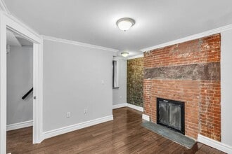 562 Hudson St in New York, NY - Building Photo - Building Photo