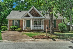 111 Brockhampton Ct in Goodlettsville, TN - Building Photo