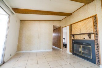 710 NW 217th Way in Pembroke Pines, FL - Building Photo - Building Photo