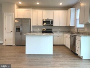 75 Andrews Pl in Fredericksburg, VA - Building Photo - Building Photo