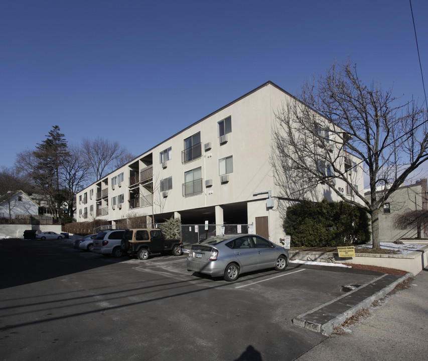 910 Hope St in Stamford, CT - Building Photo