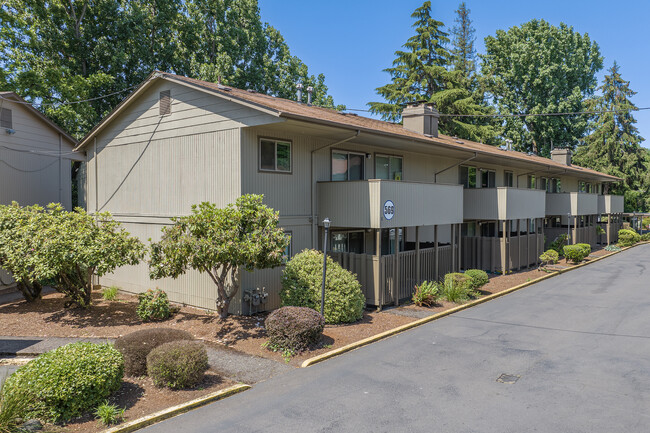 The Woodlands Apartments in Eugene, OR - Foto de edificio - Building Photo