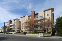 Zelzah Garden in Encino, CA - Building Photo - Building Photo