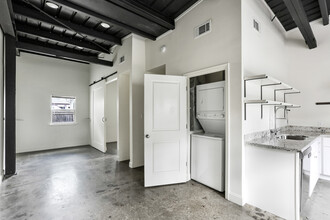 728 Desire St in New Orleans, LA - Building Photo - Interior Photo