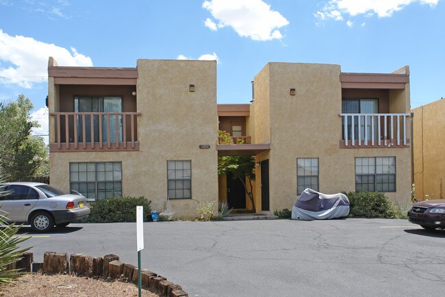 11008 Towner Ave NE in Albuquerque, NM - Building Photo - Building Photo