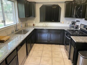 5631 Fawn Trail Ln in Humble, TX - Foto de edificio - Building Photo