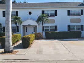 7035 Cedarhurst Dr in Ft. Myers, FL - Building Photo
