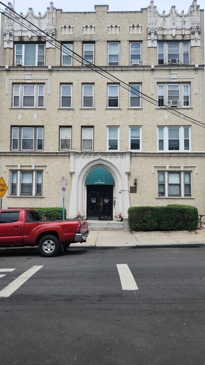 206 Jewett Ave-Unit -43 in Jersey City, NJ - Building Photo