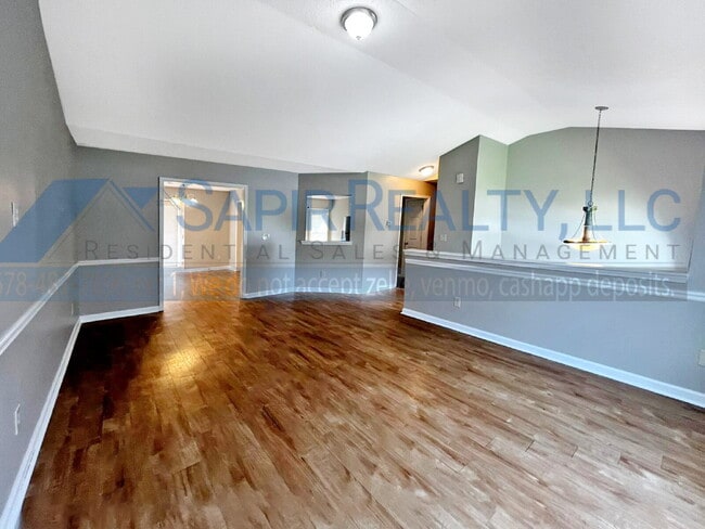 1605 Silver Petal Way in Atlanta, GA - Building Photo - Building Photo