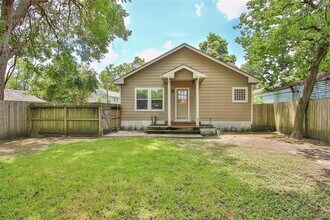 1015 E 23rd St in Houston, TX - Building Photo - Building Photo
