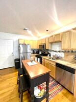 393 W Broadway, Unit 8 in Boston, MA - Building Photo