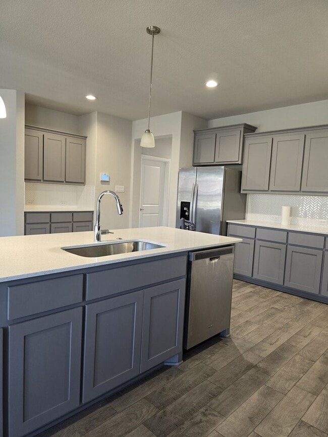 1205 Blackhorse Trl in Justin, TX - Building Photo - Building Photo