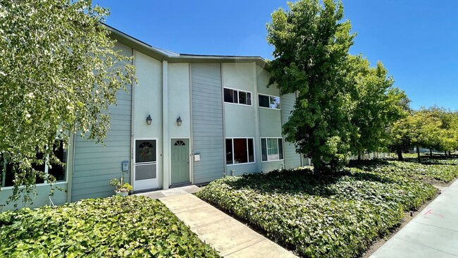 property at 1173 Laurel Ln