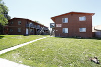 1455 Kingston St in Aurora, CO - Building Photo - Building Photo